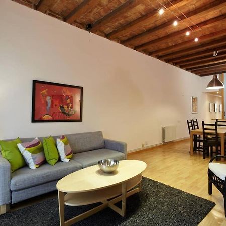 Beautiful Apartment In Eixample Barcelona Eksteriør billede