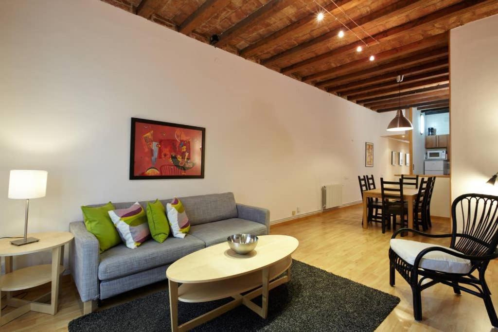 Beautiful Apartment In Eixample Barcelona Eksteriør billede